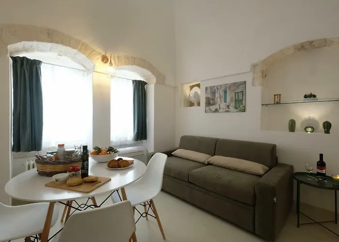 Via Ricasoli 8 오스투니